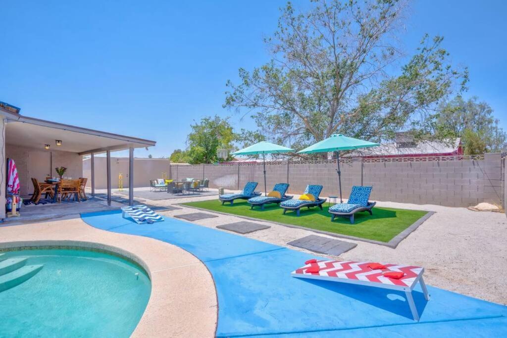 Fab Phx Getaway W/ Pool & Fire Pit Villa Phoenix Buitenkant foto
