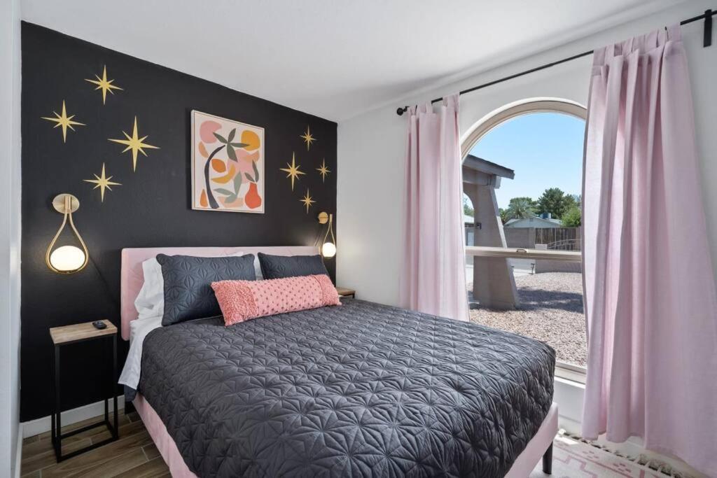 Fab Phx Getaway W/ Pool & Fire Pit Villa Phoenix Buitenkant foto