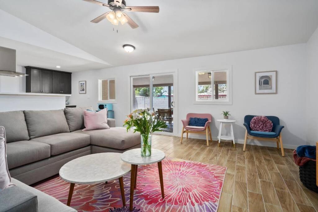Fab Phx Getaway W/ Pool & Fire Pit Villa Phoenix Buitenkant foto